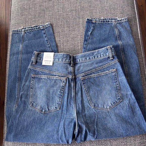 Zara NWT Women’s Midrise Cropped Carrot Leg Blue Jeans | Size 8 (40) - Picture 8 of 12